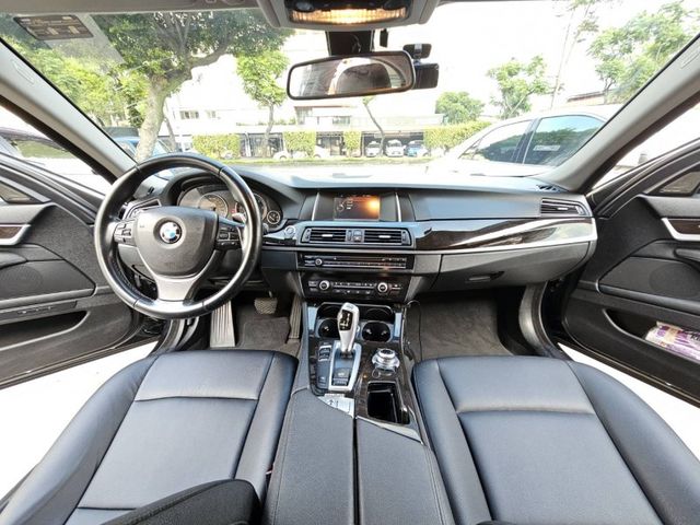 BMW/ 寶馬  5 SERIES  520d  第12張相片