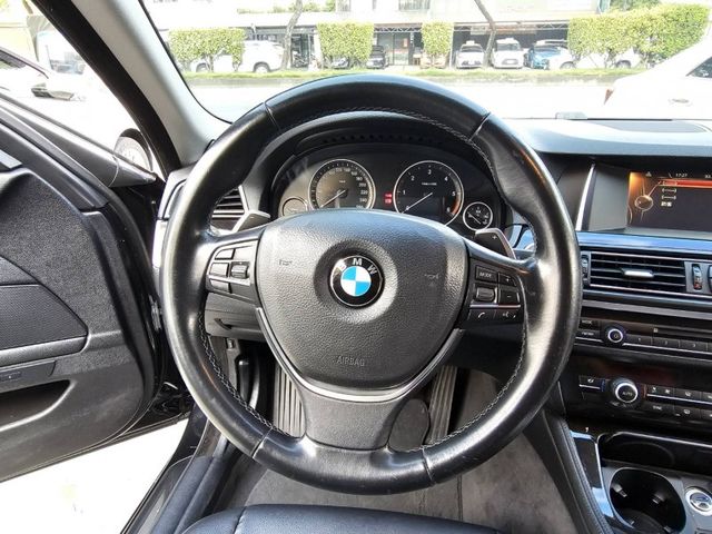 BMW/ 寶馬  5 SERIES  520d  第14張相片