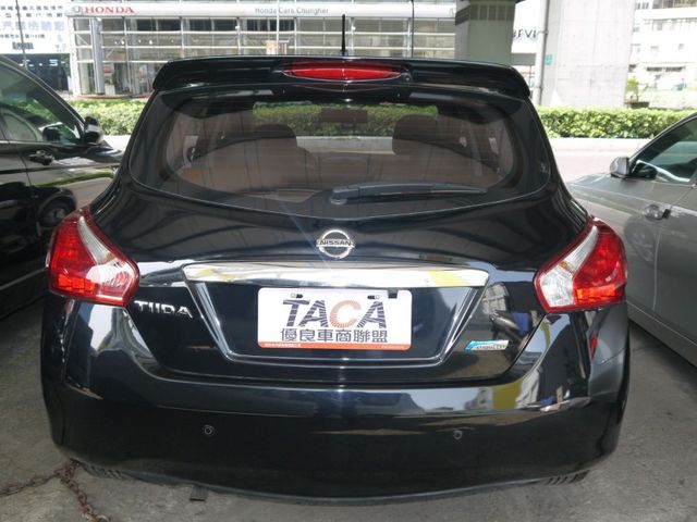Nissan  Tiida  第8張相片