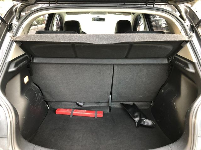 Nissan  Tiida  第6張相片