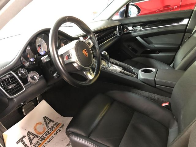 PORSCHE  Panamera 帕拉梅拉  第4張相片