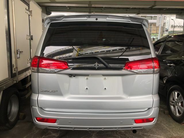 Mitsubishi  Zinger  第9張相片