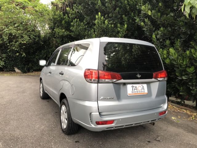 Mitsubishi  Zinger  第9張相片