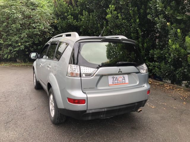 Mitsubishi  Outlander  第8張相片
