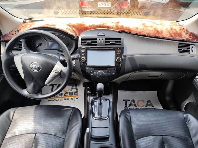Nissan  Tiida  第4張相片