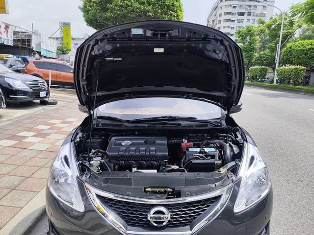 Nissan  Tiida  第7張相片