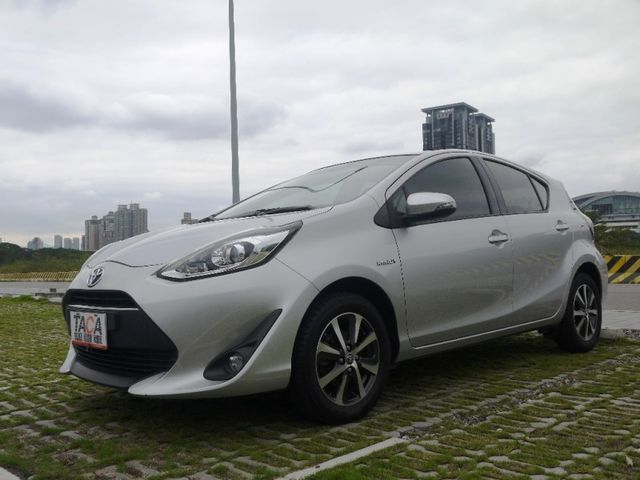 Toyota  Prius C  第1張相片