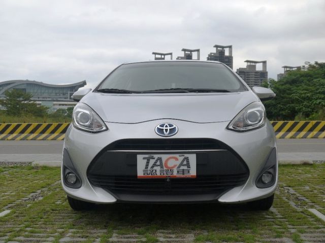 Toyota  Prius C  第2張相片