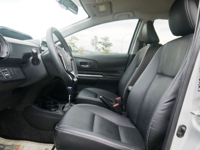 Toyota  Prius C  第10張相片