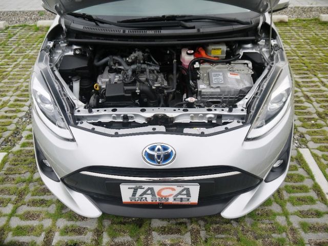 Toyota  Prius C  第11張相片