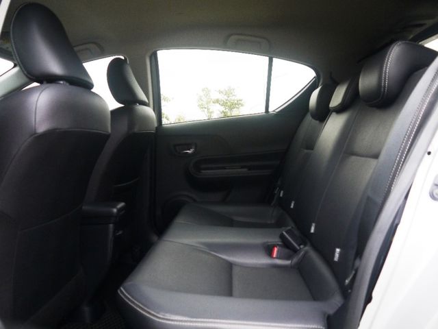 Toyota  Prius C  第12張相片