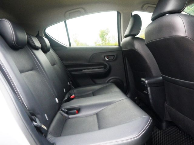 Toyota  Prius C  第13張相片