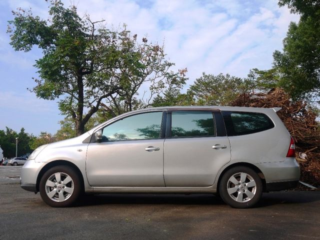 Nissan  Grand Livina  第3張相片