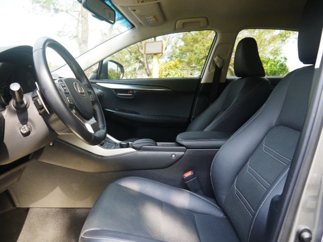 Lexus  NX  第10張相片