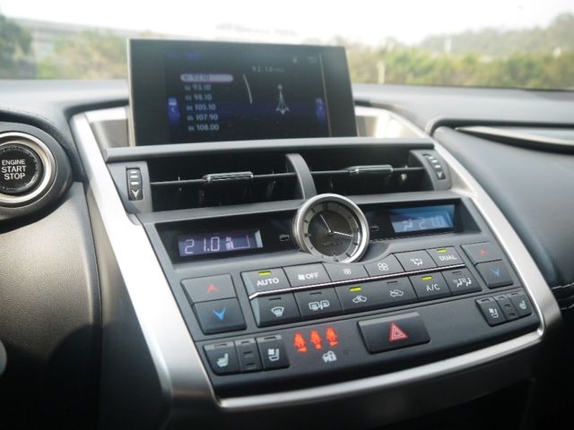 Lexus  NX  第19張相片