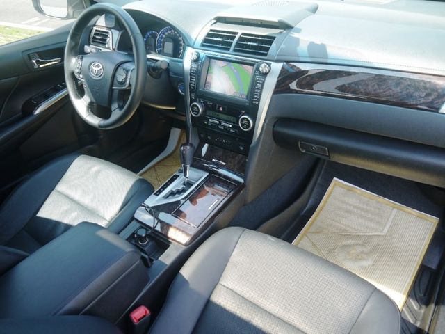 Toyota  Camry  第13張相片