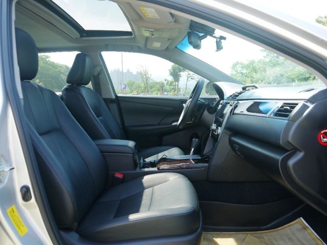 Toyota  Camry  第14張相片