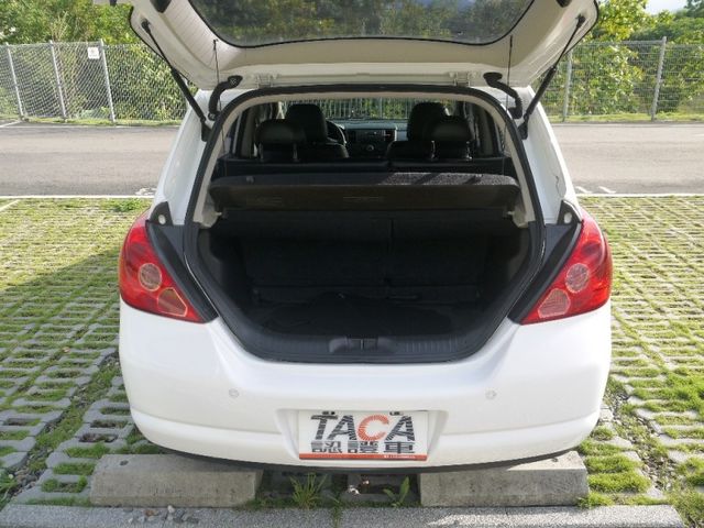 Nissan  Tiida 俗俗賣~~代步車  第11張相片