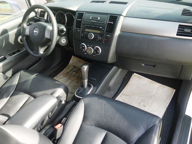 Nissan  Tiida 俗俗賣~~代步車  第13張相片