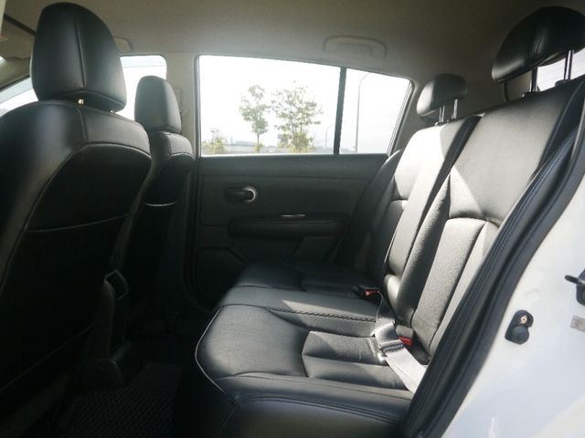 Nissan  Tiida 俗俗賣~~代步車  第14張相片
