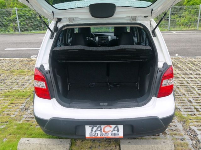 Nissan  Livina  第10張相片