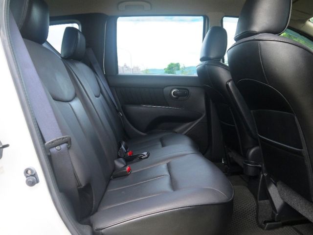 Nissan  Livina  第16張相片