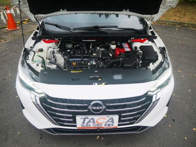 Nissan  Sentra  第8張相片