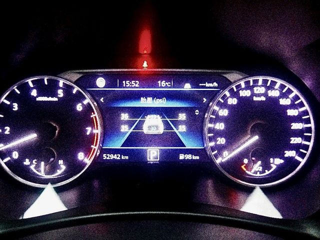 Nissan  Sentra  第19張相片