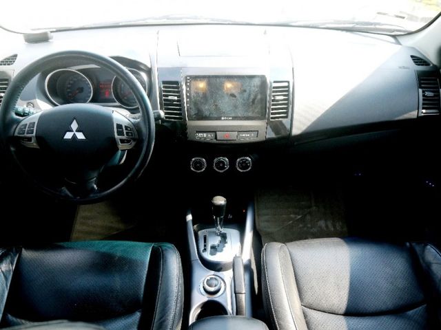 Mitsubishi  Outlander  第8張相片