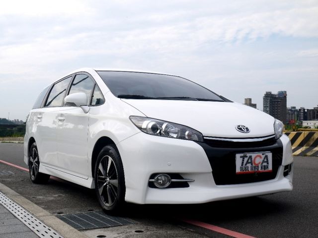 Toyota  Wish 2014 年白色 Wish 就像是車界中的「萬金  第4張相片