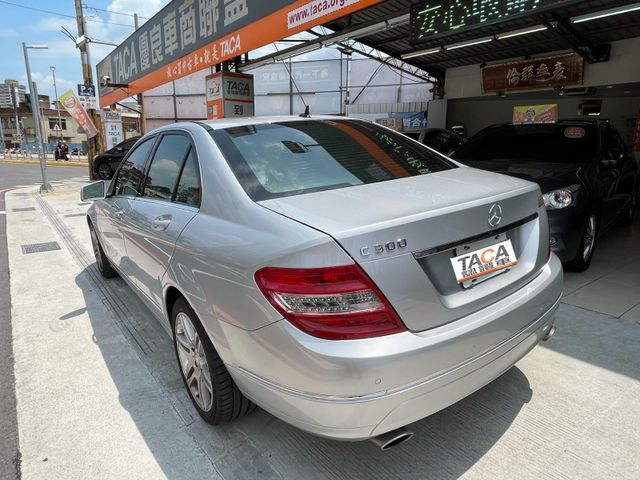 Mercedes-Benz/賓士   C-CLASS  C300  第3張相片