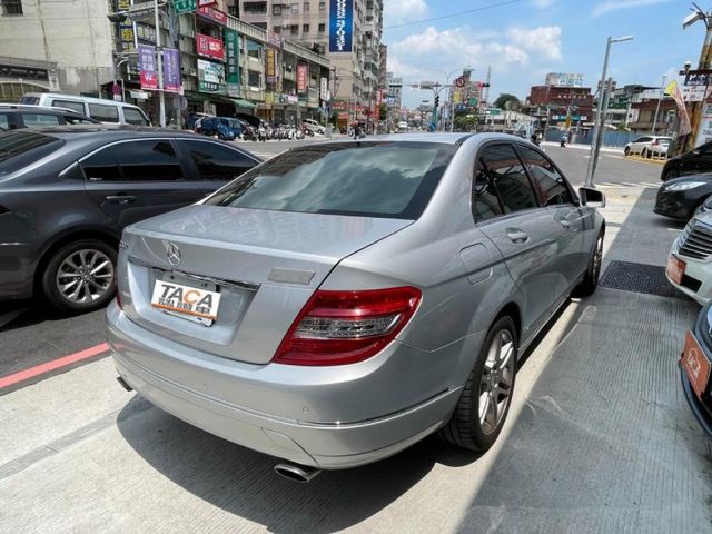 Mercedes-Benz/賓士   C-CLASS  C300  第5張相片
