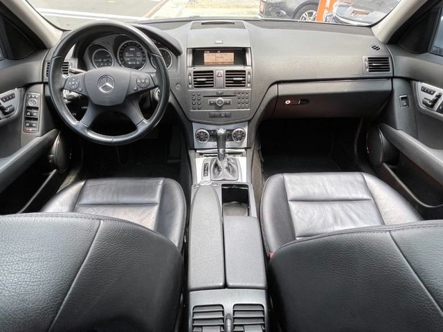 Mercedes-Benz/賓士   C-CLASS  C300  第7張相片