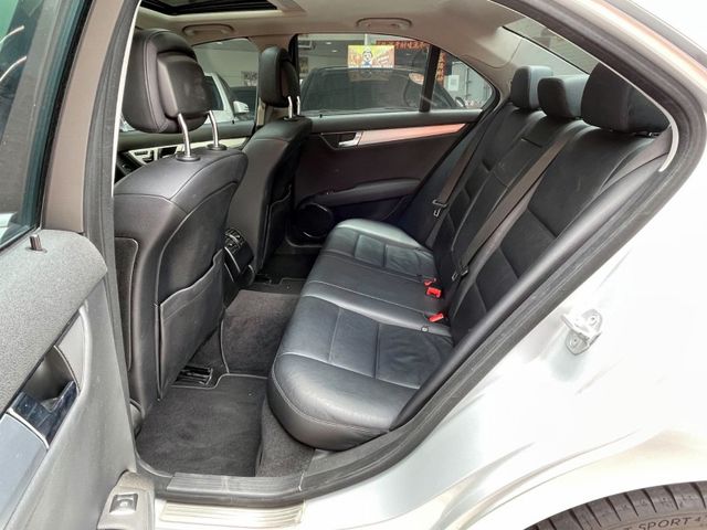 Mercedes-Benz/賓士   C-CLASS  C300  第10張相片