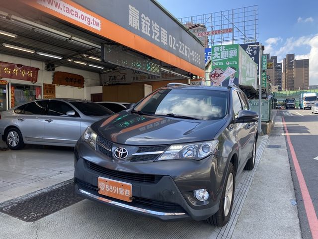 Toyota  RAV4 【全台最暢銷運動休旅、精選天窗及雙色內裝皮  第1張相片