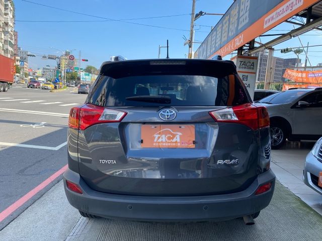 Toyota  RAV4 【全台最暢銷運動休旅、精選天窗及雙色內裝皮  第6張相片