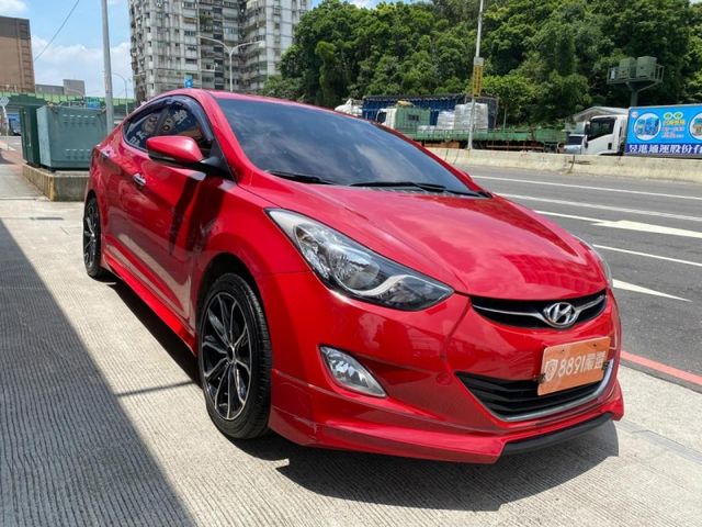 Hyundai  Elantra  第4張相片