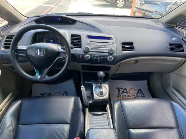 Honda  Civic  第10張相片