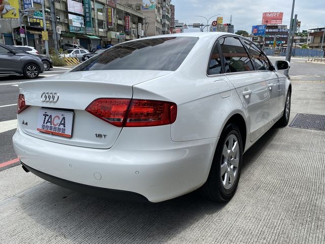 Audi  A4 【一手車、認證合格、換檔撥片、恆溫、HID頭燈、定  第12張相片