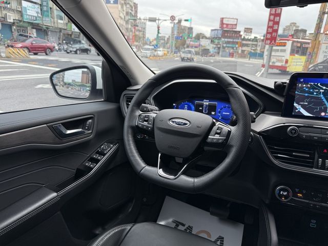 Ford/福特  Kuga 【全景天窗、環景、認證合格、B&O音響、電尾門、超低里程九千公  第8張相片