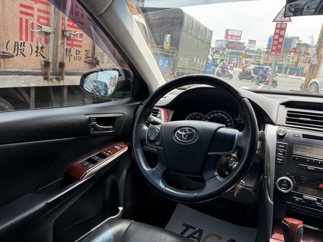 Toyota  Camry  第8張相片