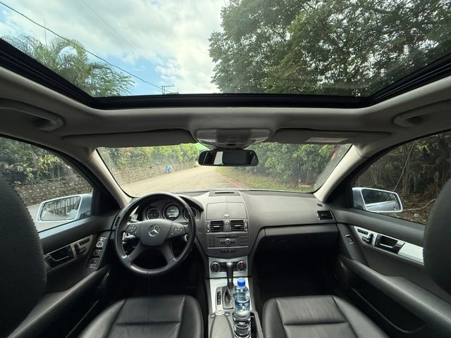 Mercedes-Benz/賓士   C-CLASS  C300  第6張相片