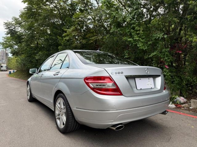 Mercedes-Benz/賓士   C-CLASS  C300  第7張相片