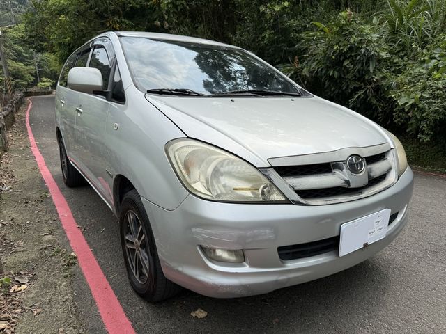 Toyota  Innova  第2張相片