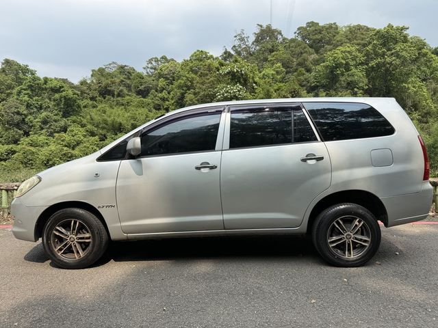 Toyota  Innova  第5張相片