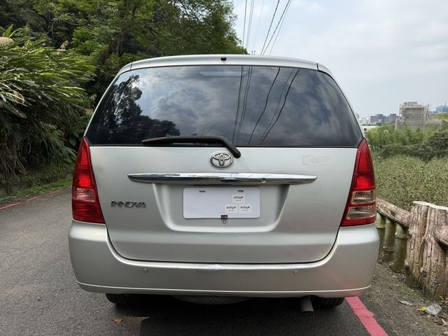 Toyota  Innova  第13張相片