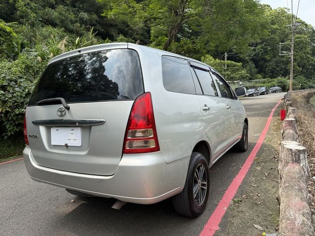Toyota  Innova  第14張相片