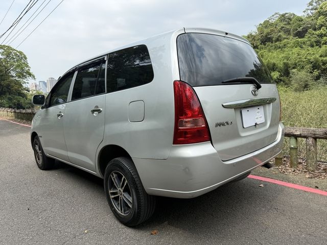 Toyota  Innova  第15張相片