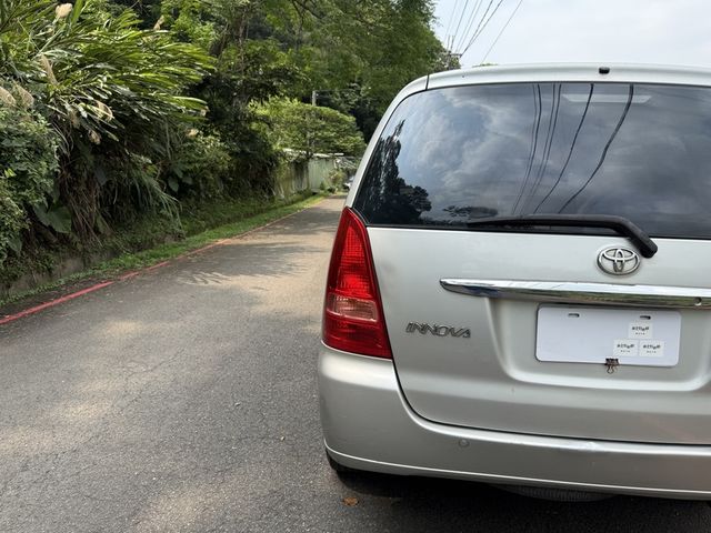 Toyota  Innova  第18張相片