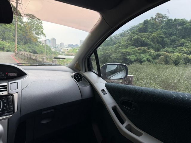 Toyota  Yaris 行車語音安全系統、舒壓按摩椅、原  第12張相片